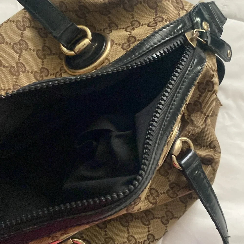 Gucci Tan and Black Satchel - Picture 5 of 8